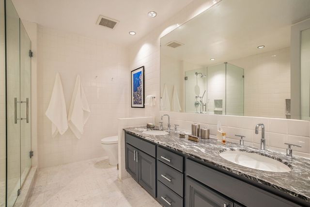 1033 Carol Drive 302, West Hollywood, CA 90069