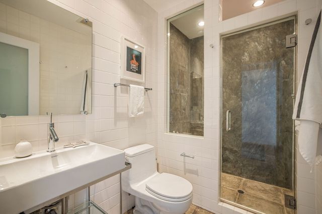 1033 Carol Drive 302, West Hollywood, CA 90069