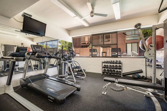 1033 Carol Drive 302, West Hollywood, CA 90069