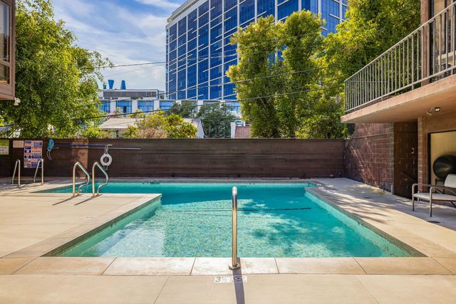 1033 Carol Drive 302, West Hollywood, CA 90069