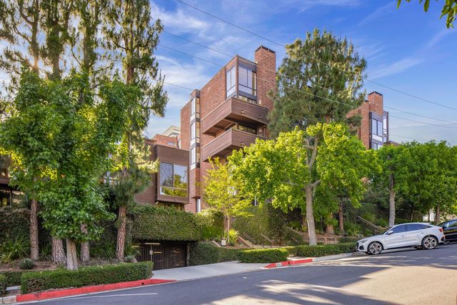 1033 Carol Drive 302, West Hollywood, CA 90069