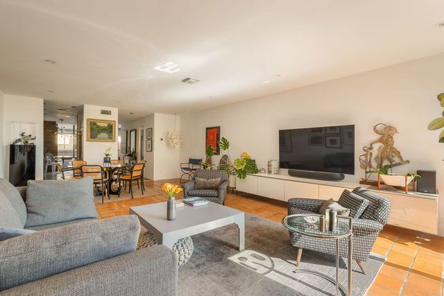 1033 Carol Drive 302, West Hollywood, CA 90069
