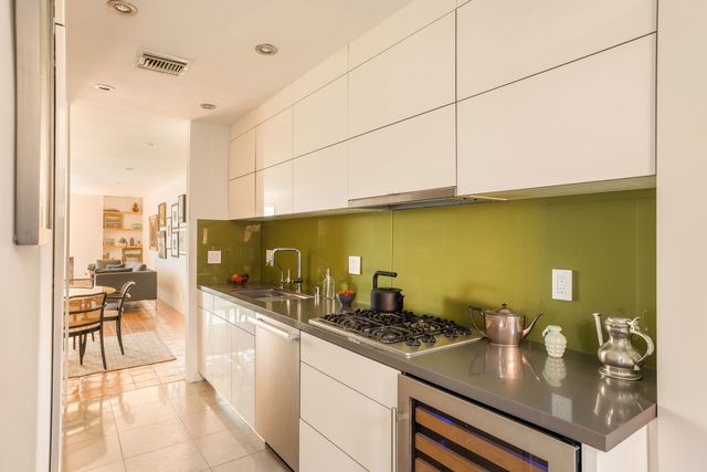 1033 Carol Drive 302, West Hollywood, CA 90069