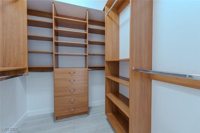 2747 Paradise Road 2305, Las Vegas, NV 89109