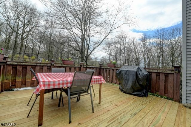 4 Birch Dr E, Vernon Twp., NJ 07422