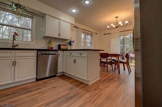 4 Birch Dr E, Vernon Twp., NJ 07422