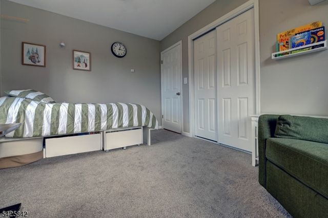 4 Birch Dr E, Vernon Twp., NJ 07422