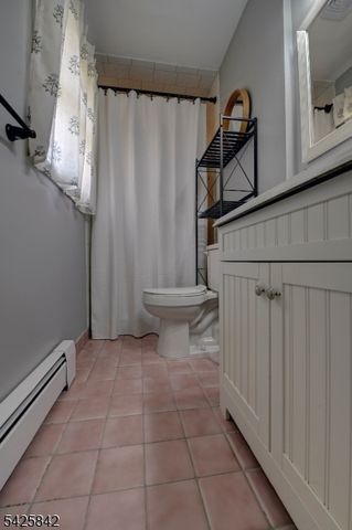 4 Birch Dr E, Vernon Twp., NJ 07422