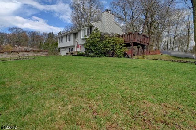 4 Birch Dr E, Vernon Twp., NJ 07422