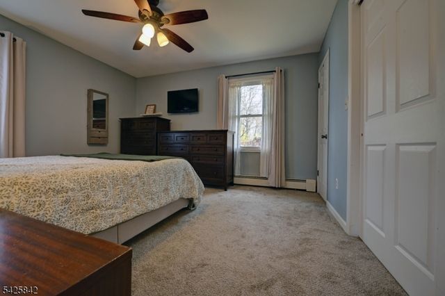 4 Birch Dr E, Vernon Twp., NJ 07422