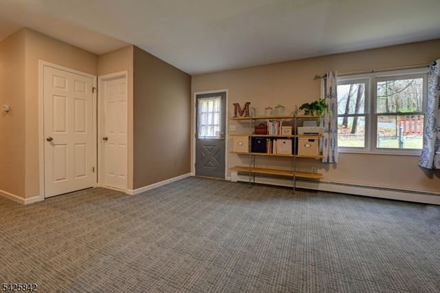 4 Birch Dr E, Vernon Twp., NJ 07422