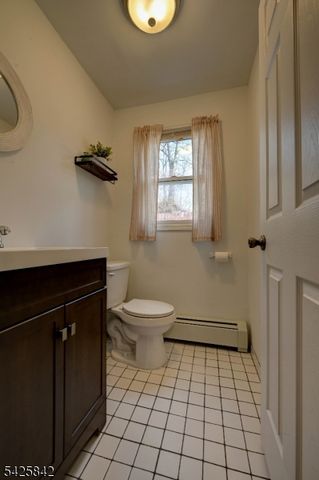 4 Birch Dr E, Vernon Twp., NJ 07422