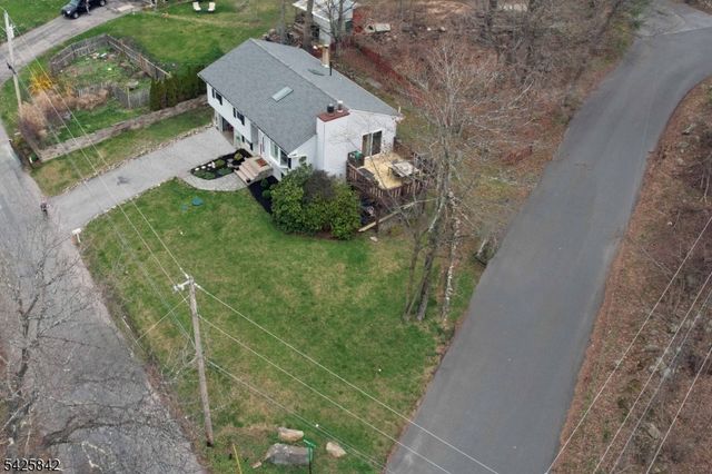 4 Birch Dr E, Vernon Twp., NJ 07422