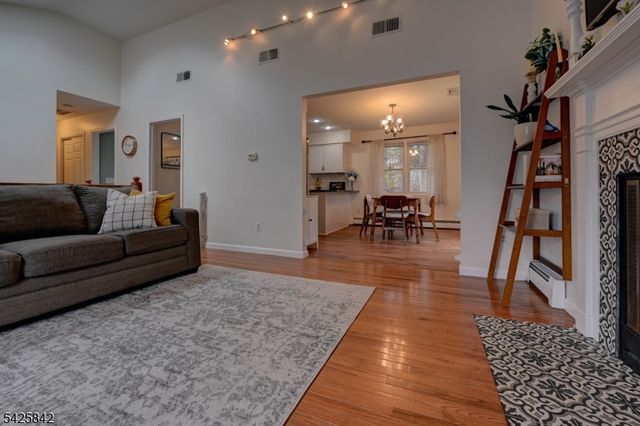 4 Birch Dr E, Vernon Twp., NJ 07422