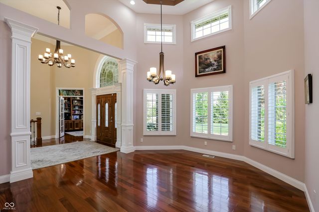 4075 Black Willow Court, Zionsville, IN 46077