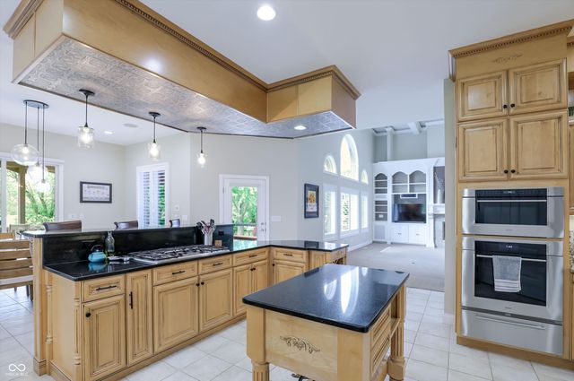 4075 Black Willow Court, Zionsville, IN 46077