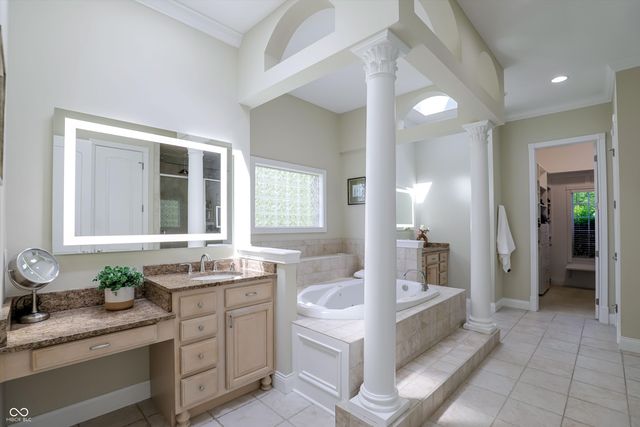 4075 Black Willow Court, Zionsville, IN 46077
