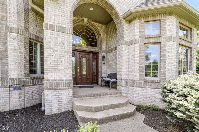 4075 Black Willow Court, Zionsville, IN 46077
