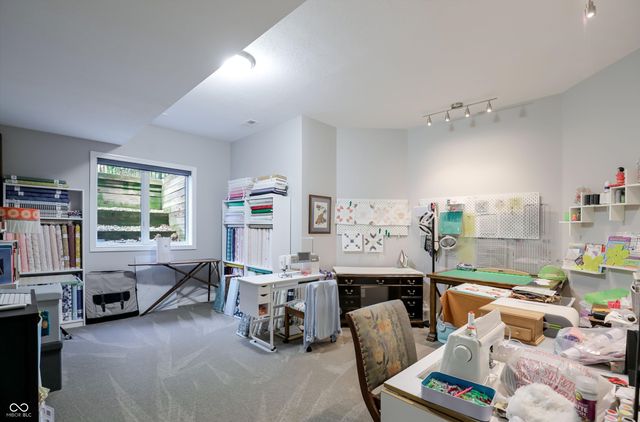 4075 Black Willow Court, Zionsville, IN 46077