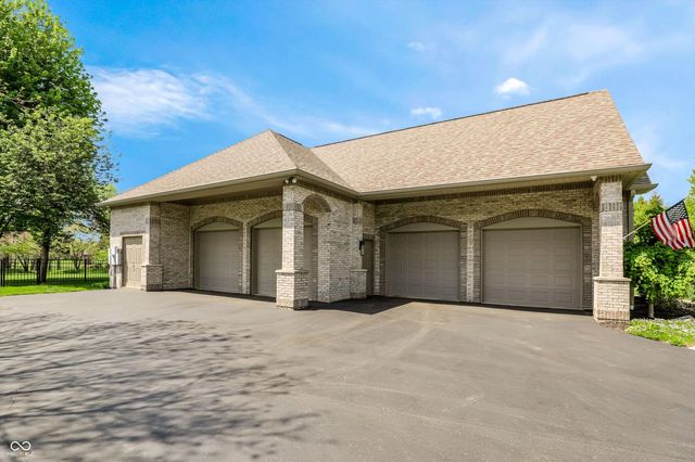 4075 Black Willow Court, Zionsville, IN 46077
