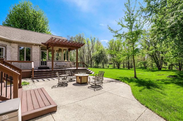 4075 Black Willow Court, Zionsville, IN 46077