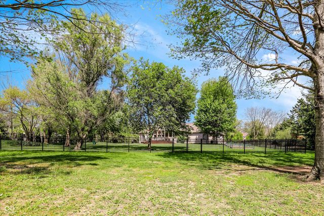 4075 Black Willow Court, Zionsville, IN 46077