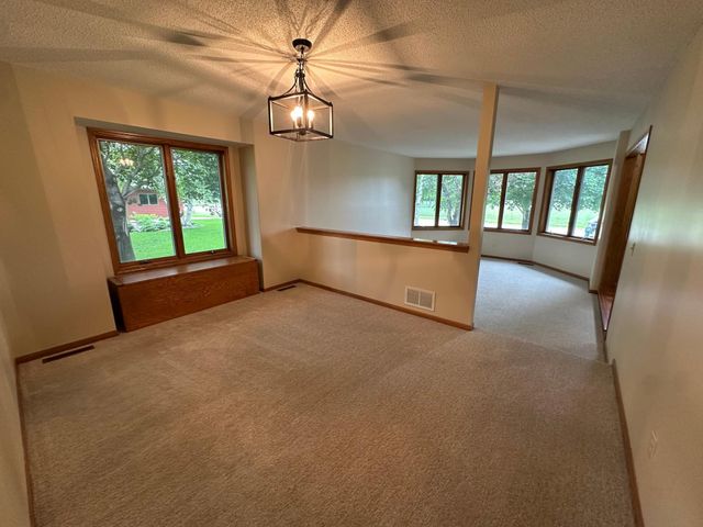 1702 15th Street SW, Willmar, MN 56201