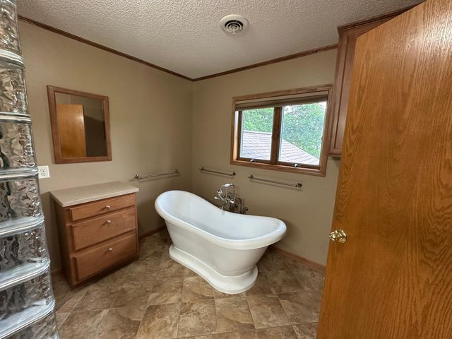 1702 15th Street SW, Willmar, MN 56201