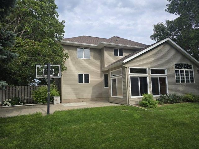 1702 15th Street SW, Willmar, MN 56201