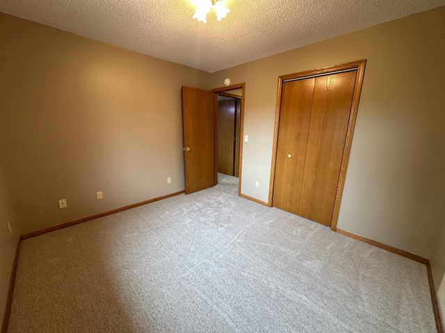 1702 15th Street SW, Willmar, MN 56201