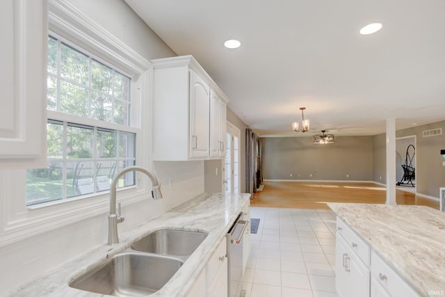 4311 Stonegarden Lane, Newburgh, IN 47630