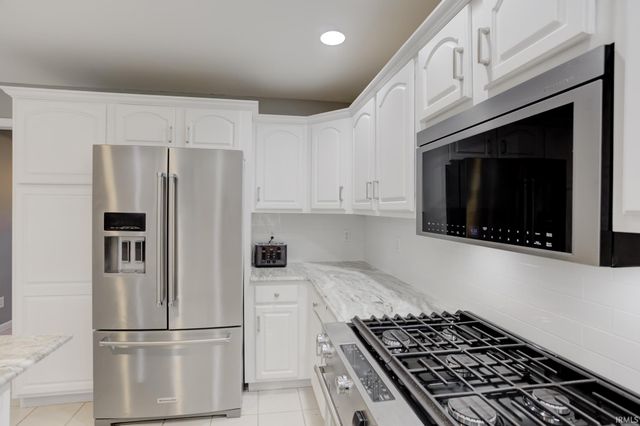 4311 Stonegarden Lane, Newburgh, IN 47630