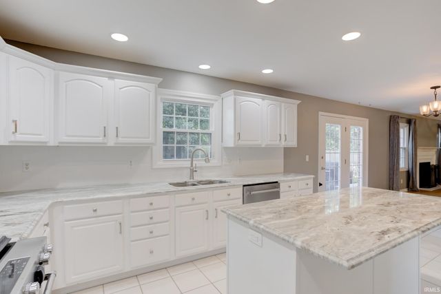 4311 Stonegarden Lane, Newburgh, IN 47630