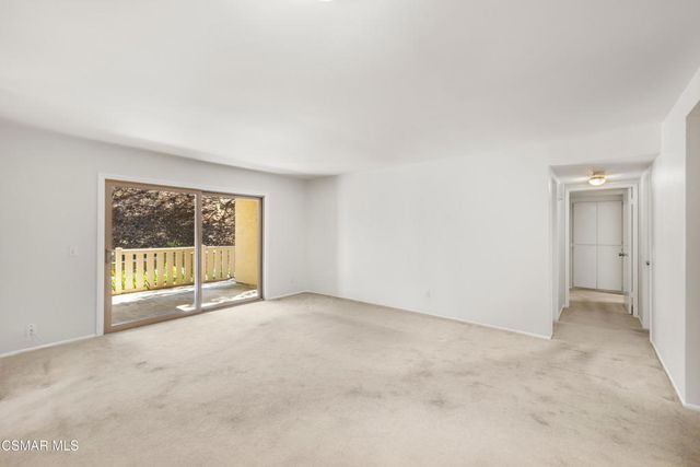 224 Oakleaf Drive 105, Thousand Oaks, CA 91360