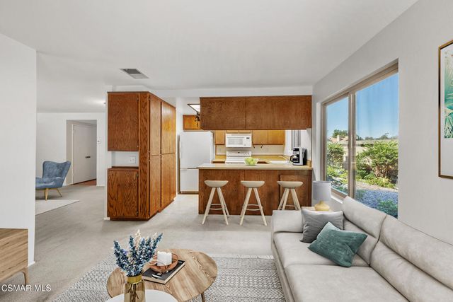 224 Oakleaf Drive 105, Thousand Oaks, CA 91360