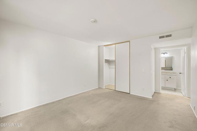 224 Oakleaf Drive 105, Thousand Oaks, CA 91360