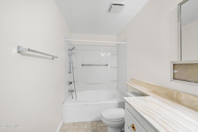 224 Oakleaf Drive 105, Thousand Oaks, CA 91360