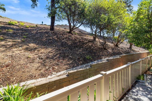 224 Oakleaf Drive 105, Thousand Oaks, CA 91360