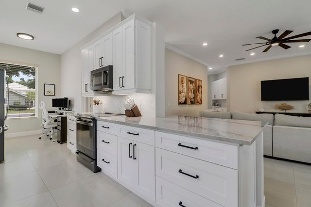 167 E Hampton Way, Jupiter, FL 33458