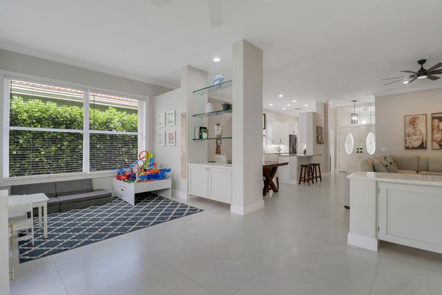 167 E Hampton Way, Jupiter, FL 33458