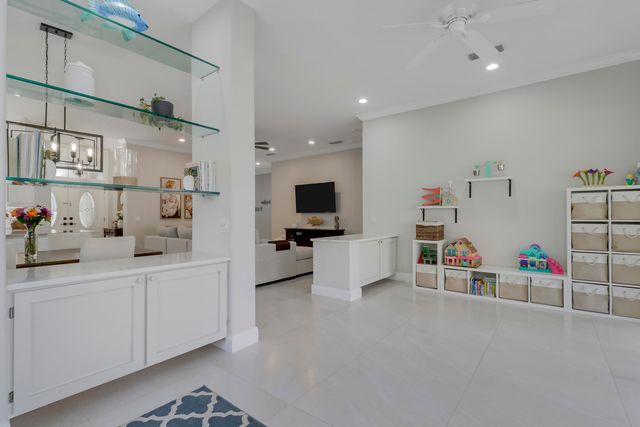 167 E Hampton Way, Jupiter, FL 33458