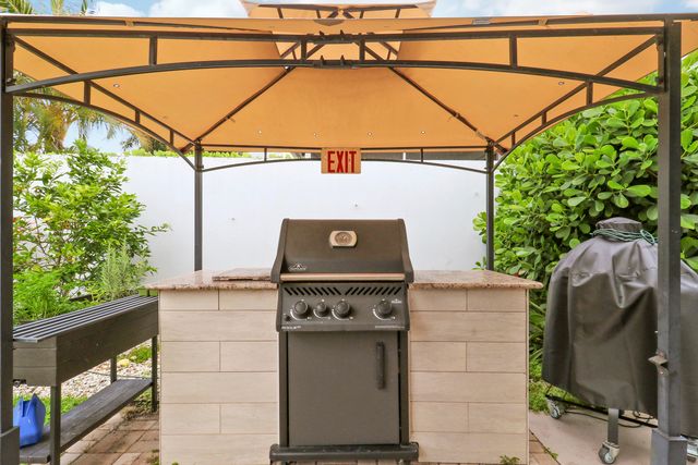 167 E Hampton Way, Jupiter, FL 33458