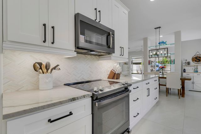 167 E Hampton Way, Jupiter, FL 33458