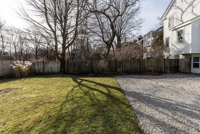 1076 Adams St, Boston, MA 02124