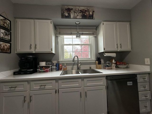 938 Nantucket Drive, Janesville, WI 53546