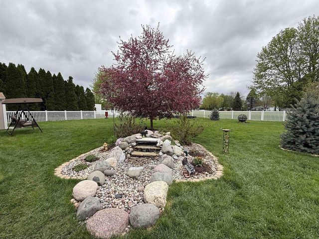 938 Nantucket Drive, Janesville, WI 53546