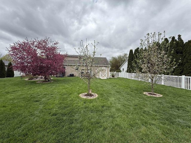 938 Nantucket Drive, Janesville, WI 53546