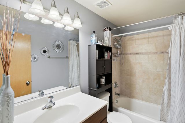 4135 S Vincennes Avenue 3N, Chicago, IL 60653