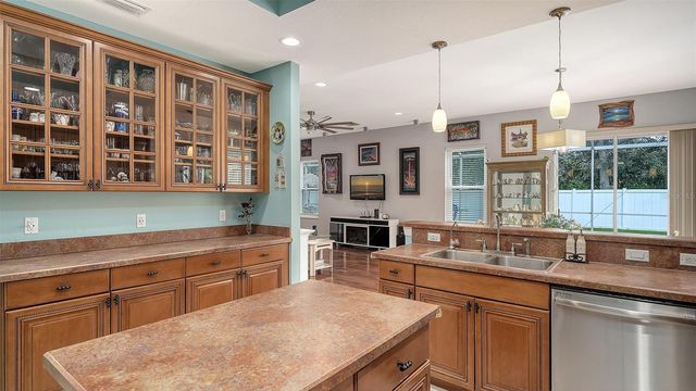 6659 38TH LANE E, Sarasota, FL 34243