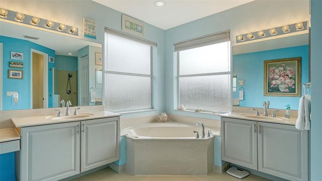 6659 38TH LANE E, Sarasota, FL 34243